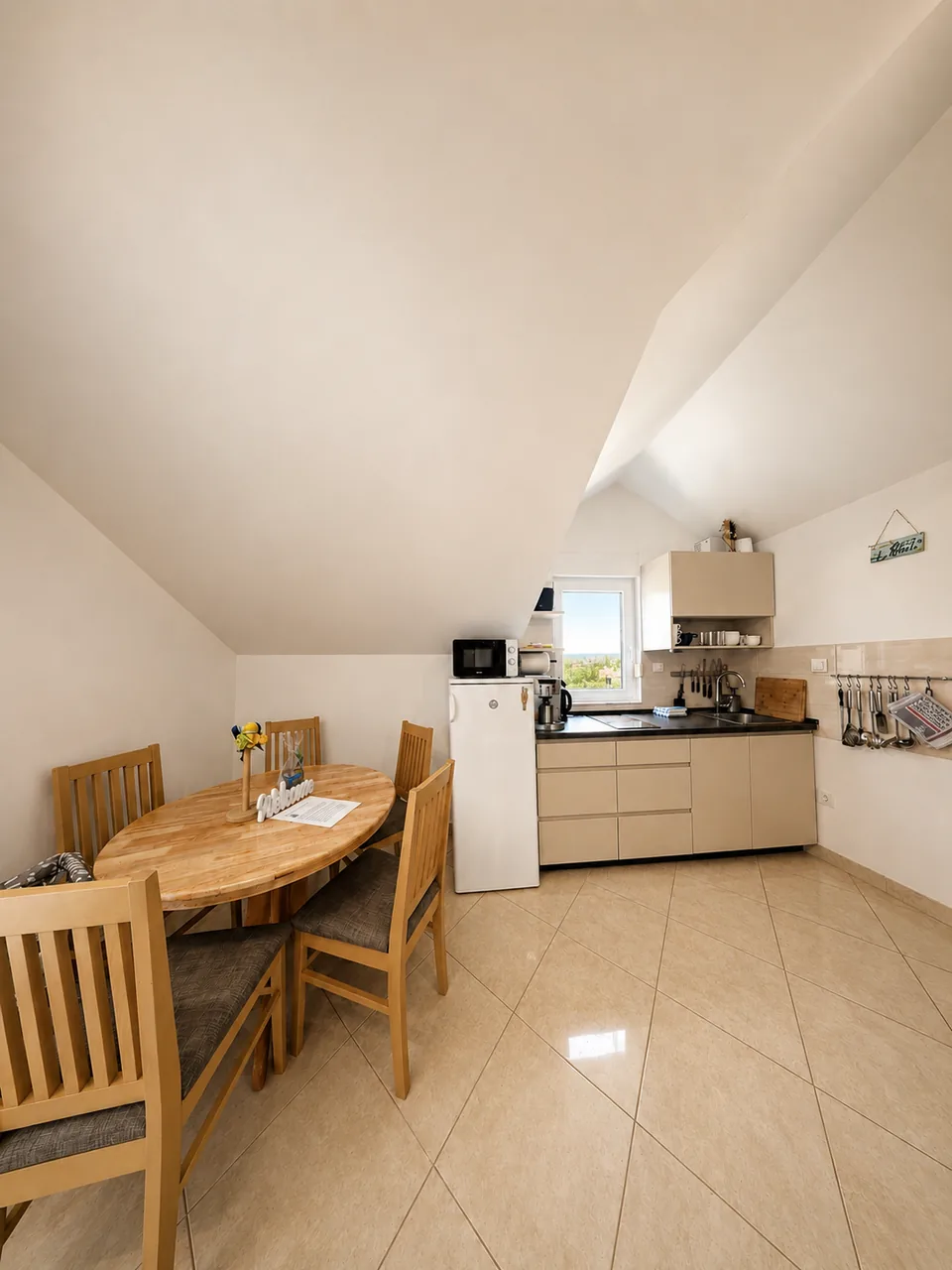 Apartment Stella – Šibenik – kitchen, Šibenik Old Town, Croatia – Pine Tree Dalmatia